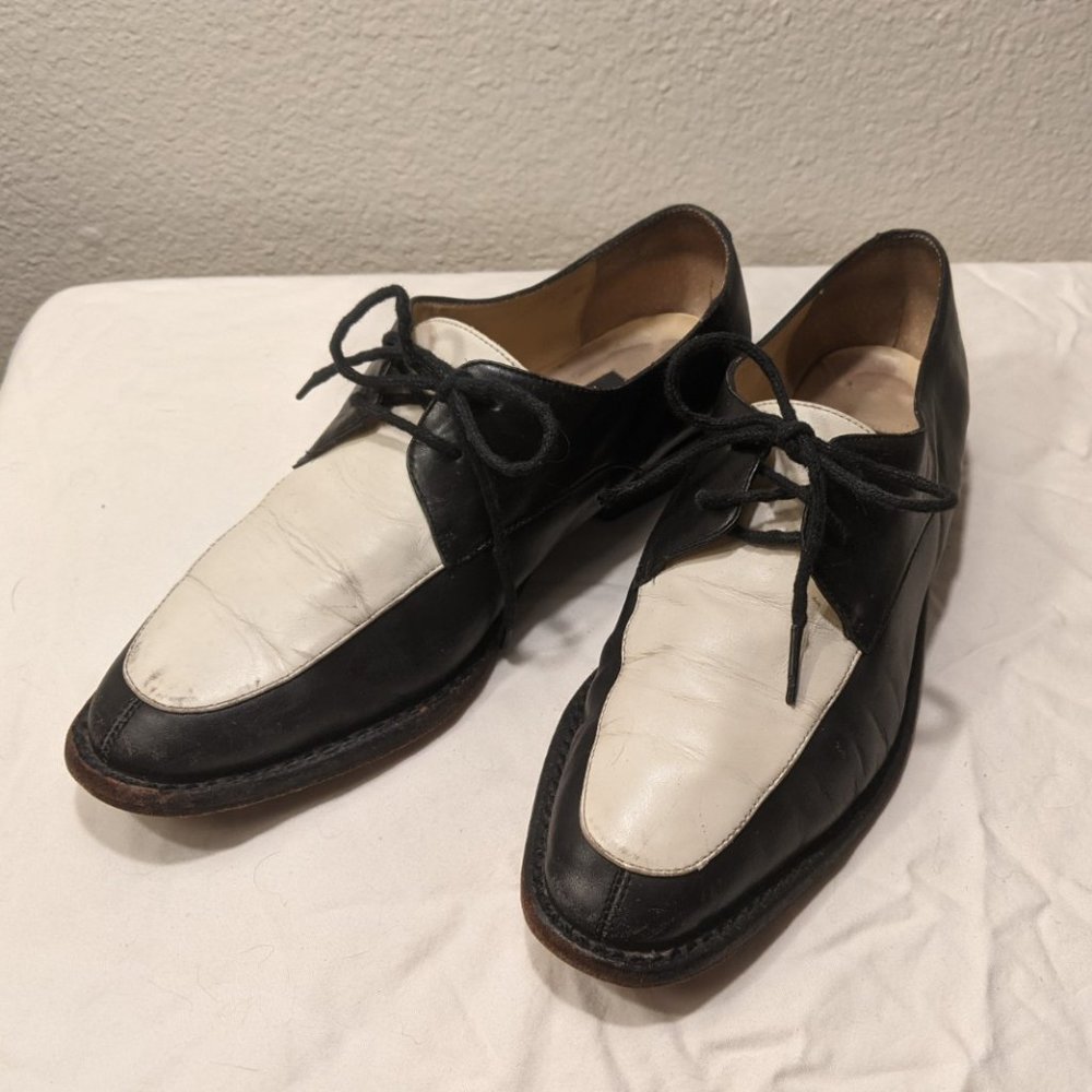 SOLD- Vintage Black & White Leather Loafers